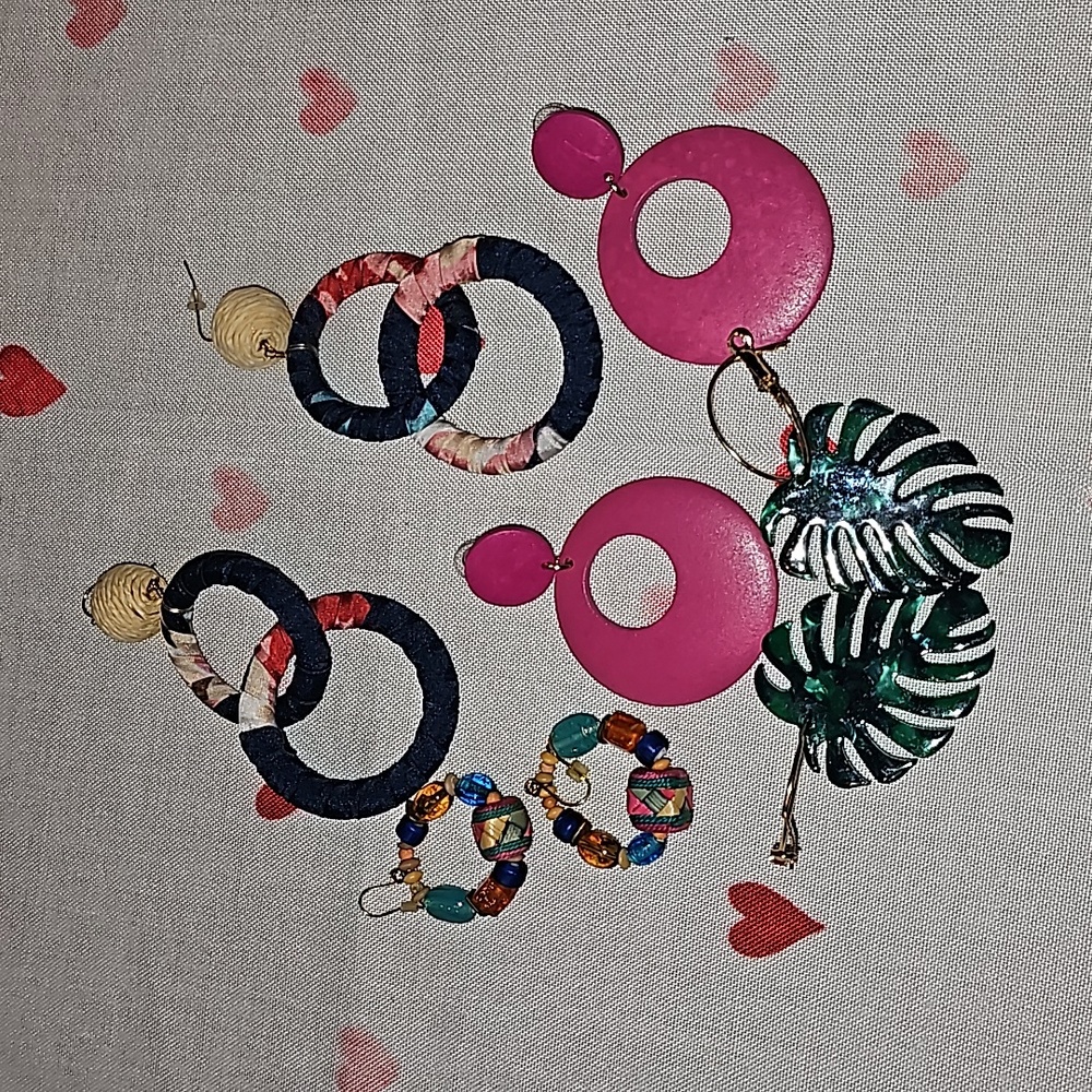 Earrings bundled